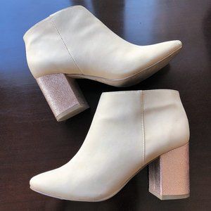 Whimsical Katy Perry “Corra” Nude Block Heel Boots 7